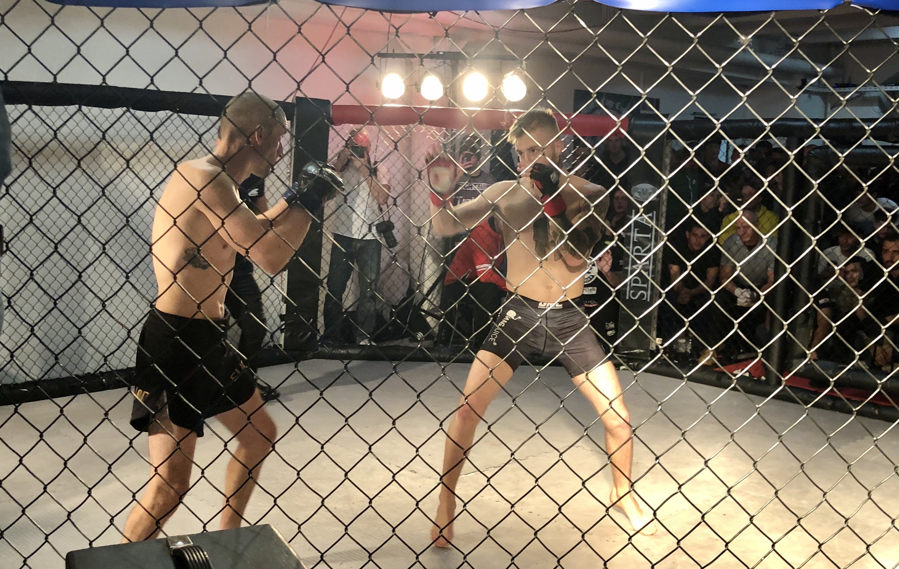 DBE0885B 1DB4 4F21 B374 D50AECEF21D4