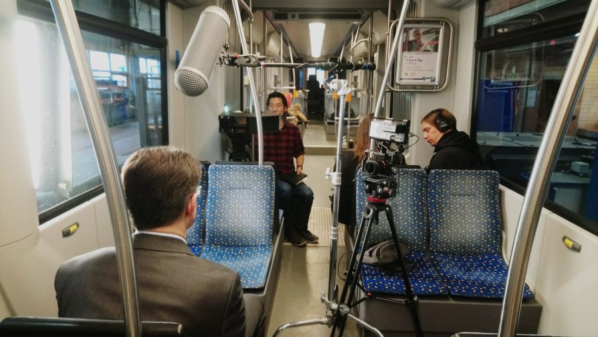 Interview in einer Straßenbahn